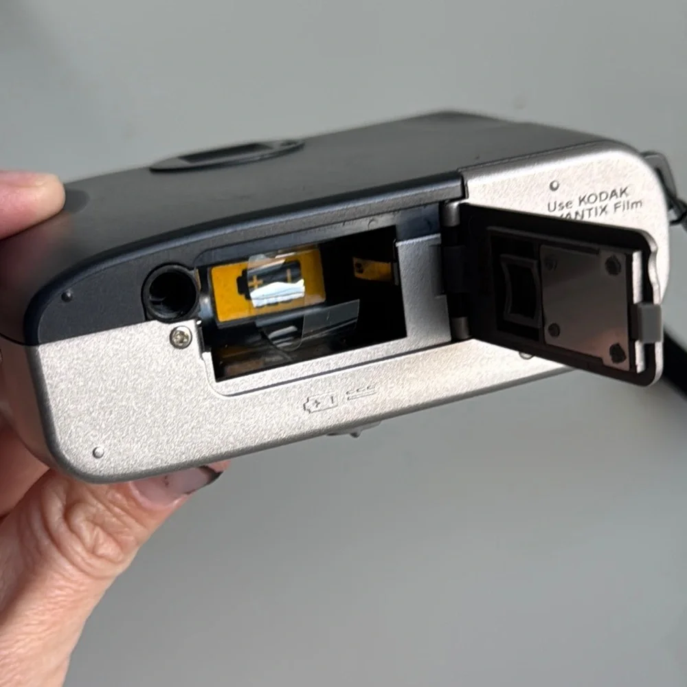 Kodak Silver Film Photography Camera with Compact Design and Integrated Flash - Picture 8 of 8